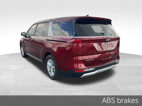 Certified 2024 Kia Carnival LX image 6