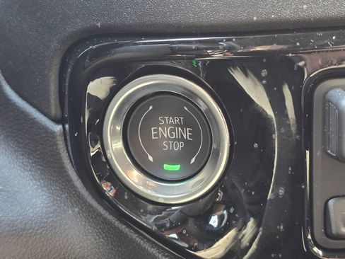 Used 2026 GMC Sierra 1500 Elevation image 32