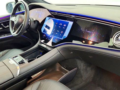 Used 2023 Mercedes-Benz EQS 580 4MATIC SUV w/ Exclusive Trim Package image 24