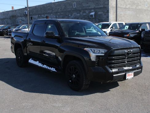 Used 2024 Toyota Tundra Limited image 3