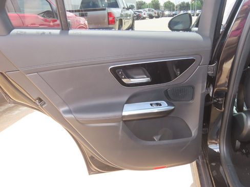 Used 2025 Mercedes-Benz GLC 300 image 20