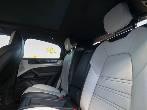 Used 2024 Porsche Cayenne S image 37