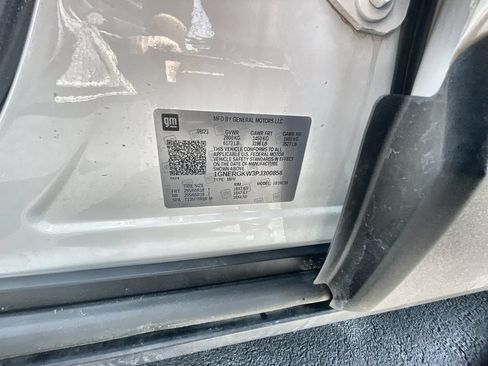Used 2023 Chevrolet Traverse LT FWD image 33