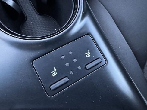 Certified 2018 Toyota Camry LE image 16