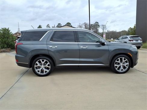 Used 2022 Hyundai Palisade SEL w/ Convenience Package image 2