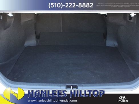 Used 2021 Toyota Camry SE image 10