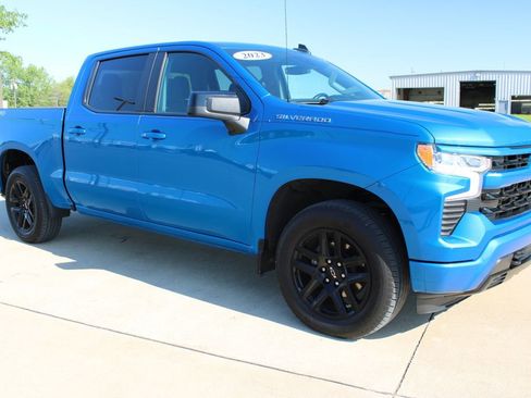 Used 2023 Chevrolet Silverado 1500 RST AWD/4WD image 3