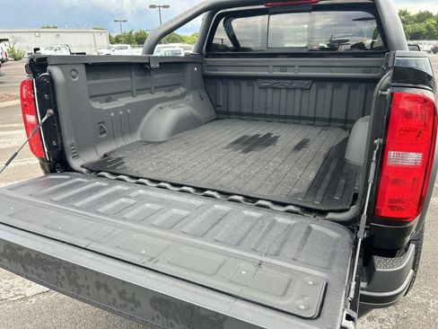 Used 2019 Chevrolet Colorado ZR2 w/ ZR2 Midnight Special Edition AWD/4WD image 17