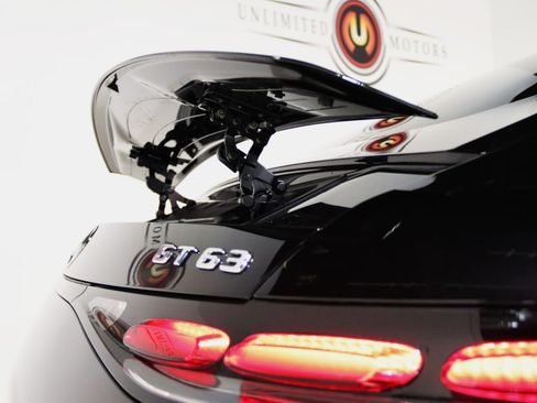 Used 2025 Mercedes-Benz AMG GT 63 image 9