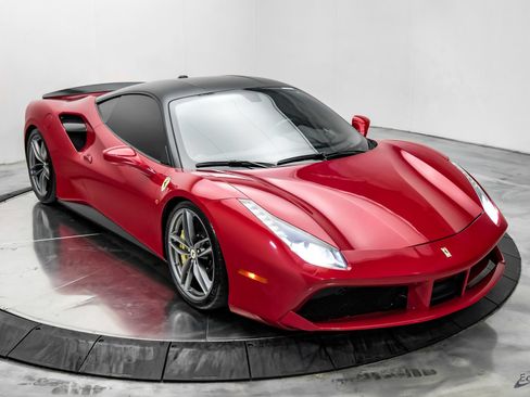 Used 2017 Ferrari 488 GTB RWD image 31