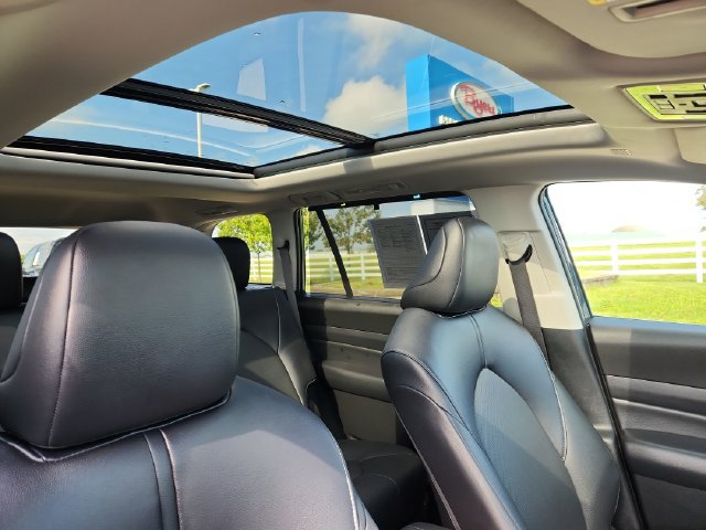 Used 2025 Toyota Grand Highlander FWD image 25