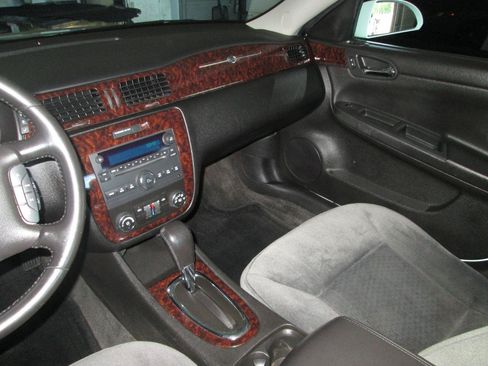 Used 2012 Chevrolet Impala LT w/ LT Sunroof Package FWD image 21