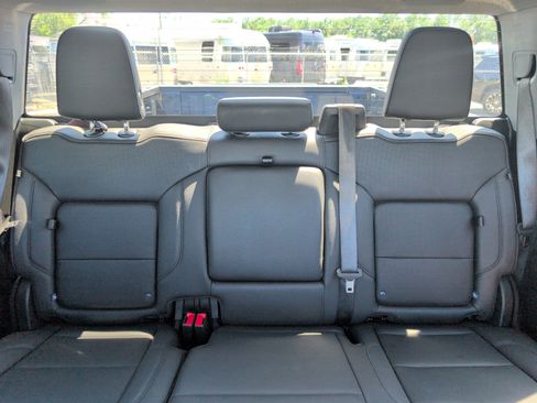Used 2024 GMC Sierra 1500 SLT w/ SLT Premium Package RWD image 29