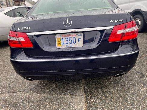Used 2011 Mercedes-Benz E 350 4MATIC Sedan image 11