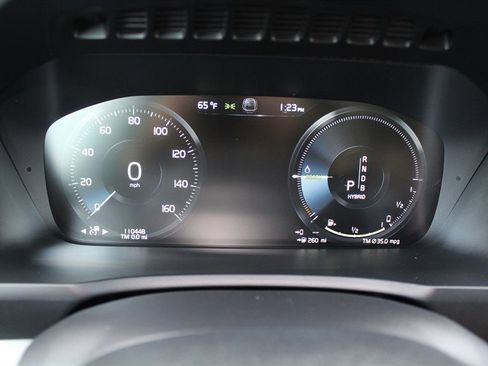 Used 2016 Volvo XC90 T8 Momentum w/ Vision Package image 8