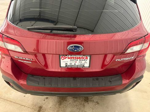 Used 2018 Subaru Outback 2.5i Limited AWD/4WD image 16
