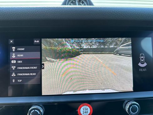 Used 2026 Porsche Macan image 32