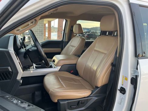 Used 2022 Ford F250 Lariat w/ Chrome Package image 17