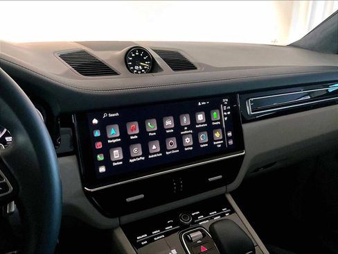 Used 2023 Porsche Cayenne Turbo S image 19