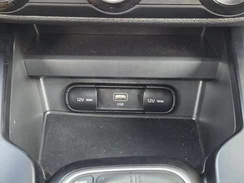 Certified 2025 Kia Soul LX w/ LX Technology Package FWD image 19