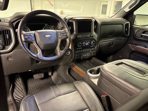 Used 2021 Chevrolet Silverado 1500 High Country w/ Technology Package AWD/4WD image 28
