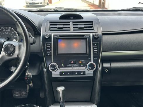 Used 2012 Toyota Camry SE FWD image 6