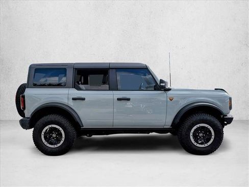 Used 2024 Ford Bronco Badlands image 4