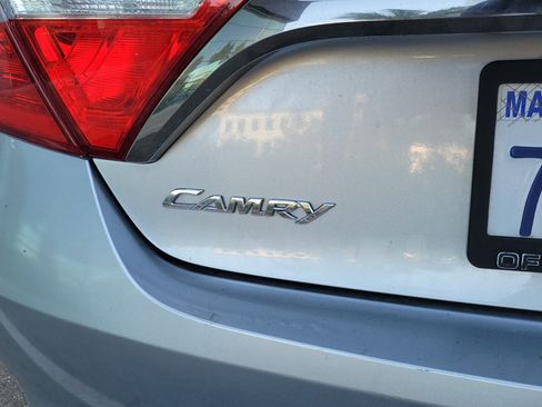 Used 2016 Toyota Camry SE FWD image 21