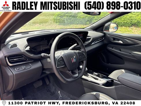 Used 2024 Buick Envista Sport Touring w/ Convenience I Package FWD image 4