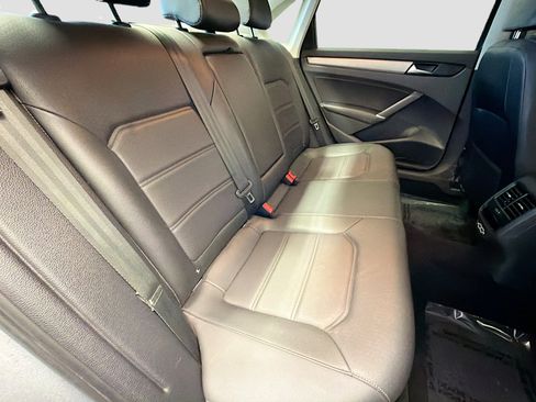 Used 2021 Volkswagen Passat 2.0T SE image 14