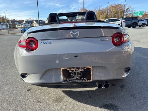 Used 2024 MAZDA MX-5 Miata Club image 12