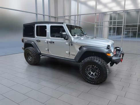 Used 2018 Jeep Wrangler Unlimited Sport S AWD/4WD image 2