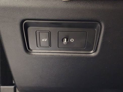 Used 2019 Land Rover Range Rover Sport Supercharged AWD/4WD image 22