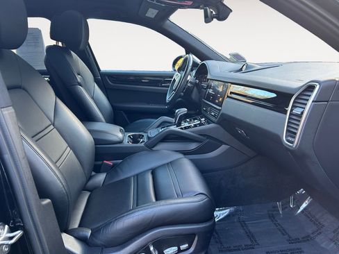 Used 2019 Porsche Cayenne image 11