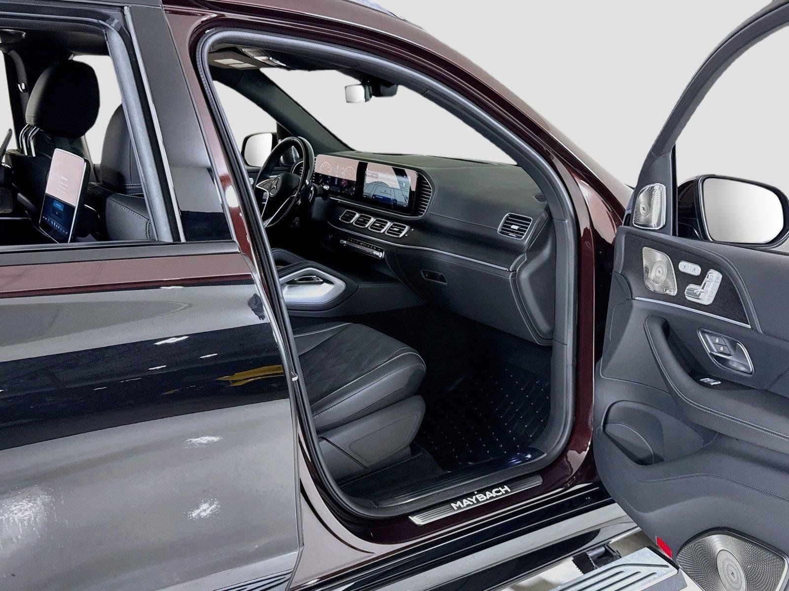 Used 2024 Mercedes-Benz Maybach GLS 600 4MATIC image 39