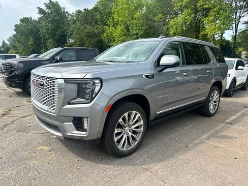 Used 2023 GMC Yukon Denali w/ Denali Reserve Package AWD/4WD image 3