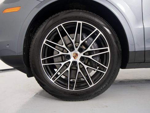 Certified 2026 Porsche Cayenne E-Hybrid AWD/4WD image 14