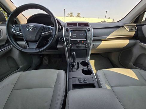 Used 2017 Toyota Camry XLE w/ Convenience Package FWD image 18