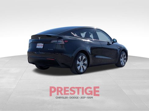Used 2023 Tesla Model Y Long Range image 9