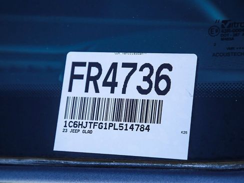 Certified 2023 Jeep Gladiator Overland image 28