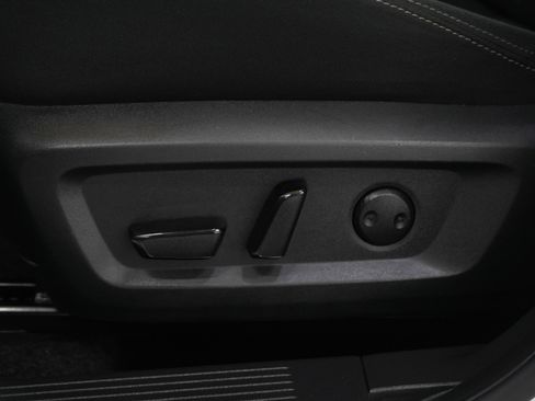 Used 2024 Nissan Rogue SV image 29