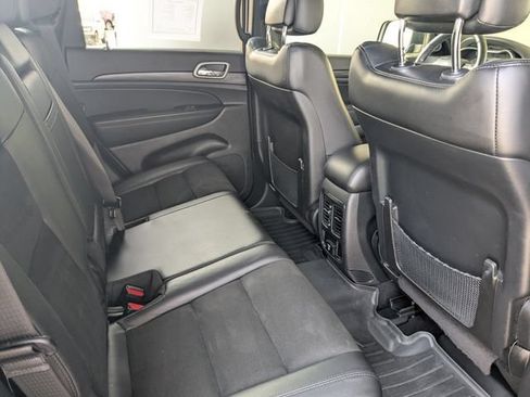 Used 2021 Jeep Grand Cherokee Laredo X AWD/4WD image 31