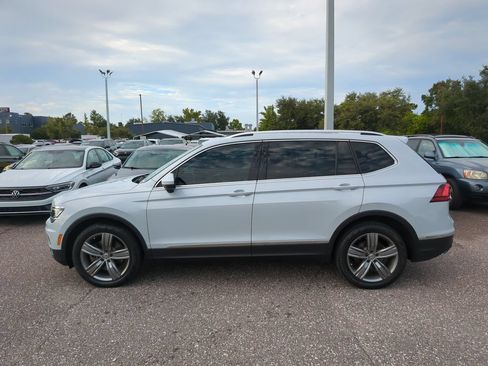 Used 2018 Volkswagen Tiguan SEL Premium FWD image 2
