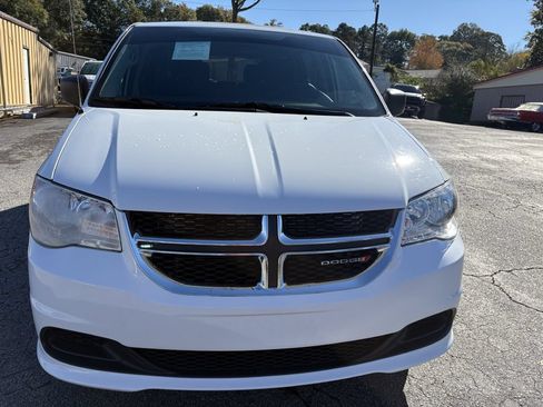 Used 2016 Dodge Grand Caravan SE w/ Quick Order Package 29E SE FWD image 9