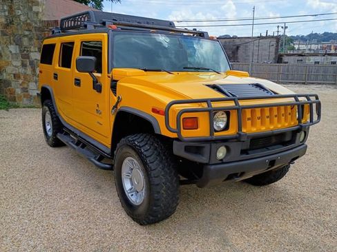 Used 2005 HUMMER H2 w/ Preferred Equipment Group AWD/4WD image 2
