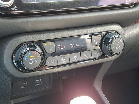 Certified 2023 Nissan Kicks SR w/ SR Premium Package FWD image 18