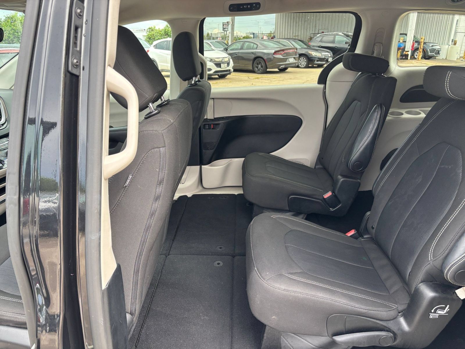 Used 2023 Chrysler Voyager LX FWD image 26