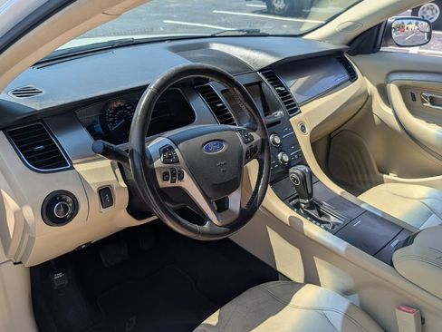 Used 2015 Ford Taurus SEL w/ Equipment Group 201A FWD image 8