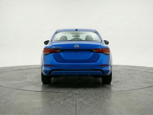 Used 2025 Nissan Sentra SV image 7