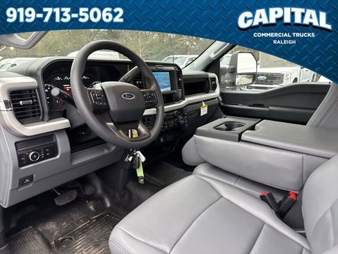 New 2026 Ford F250 XL w/ XL Chrome Package image 19